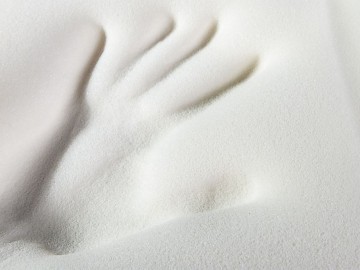 Nie chcesz dać się zimie? Wystarczy wprowadzić do sypialni ciepłe kolory